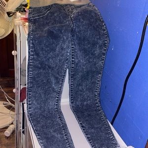 elastic band jeans. size medium (7-9). denim color. elastic band is grey